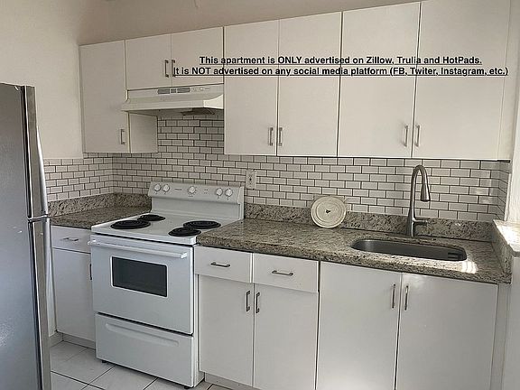 2nd image of 1022 NE 113th St