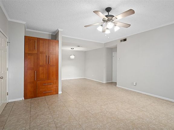 4th image of 2125 Augusta Dr APT 71