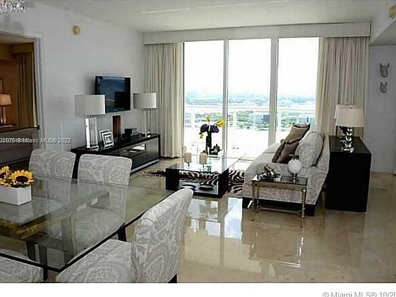 3rd image of 50 Biscayne Blvd APT 3208