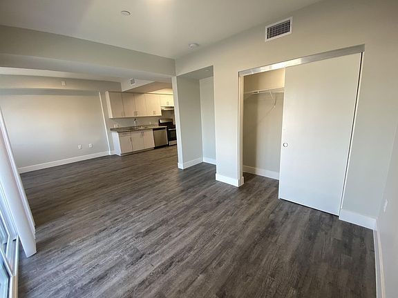 5th image of 1001 W Mission Blvd #216