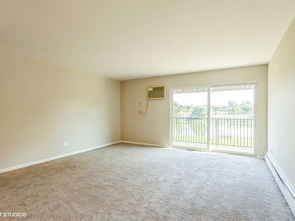 2nd image of 9S125 Lake Dr APT 208