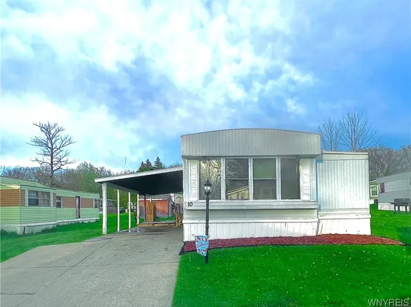 10 Vibernum Dr, Hamburg, NY 14075