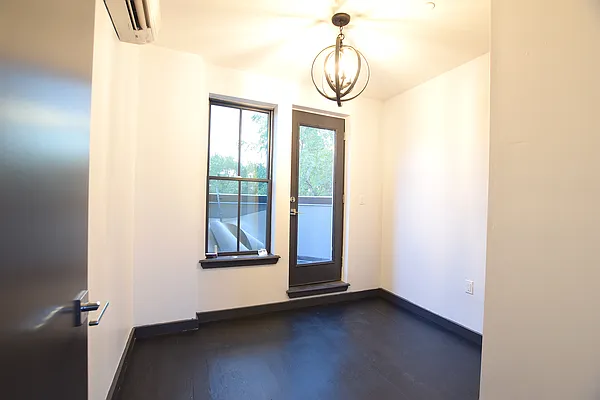 Rented by Jankos Group LLC | media 12