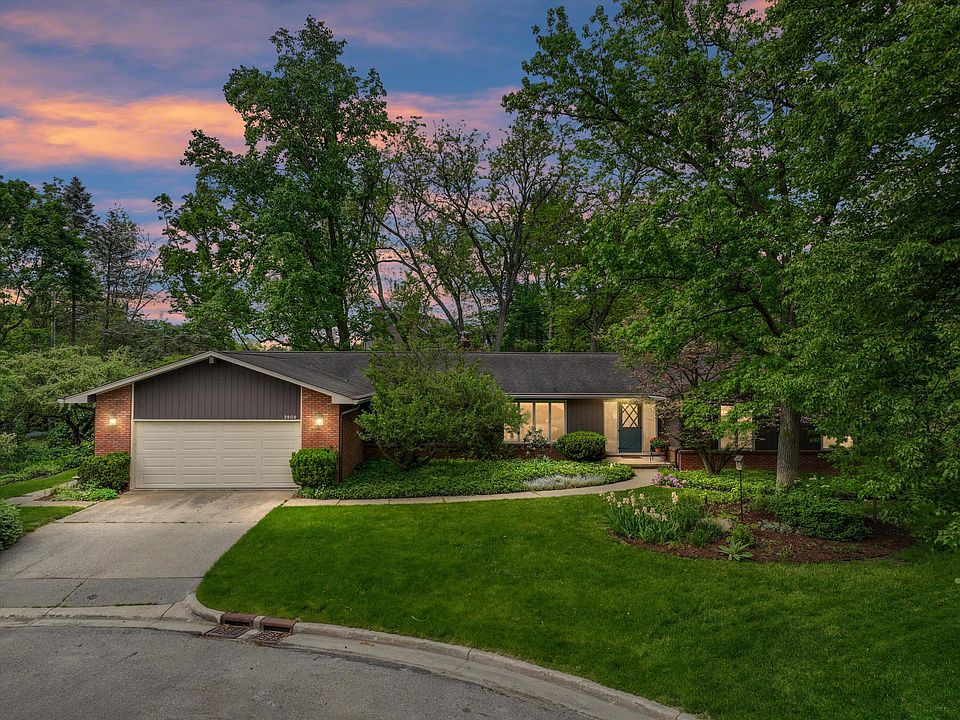 1st image of 3909 Waldenwood Dr