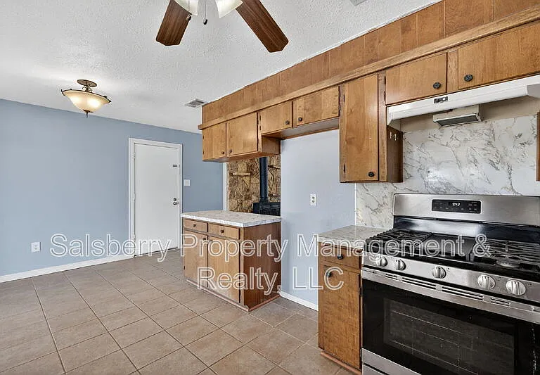 1113 Gifford Dr — Photo 16