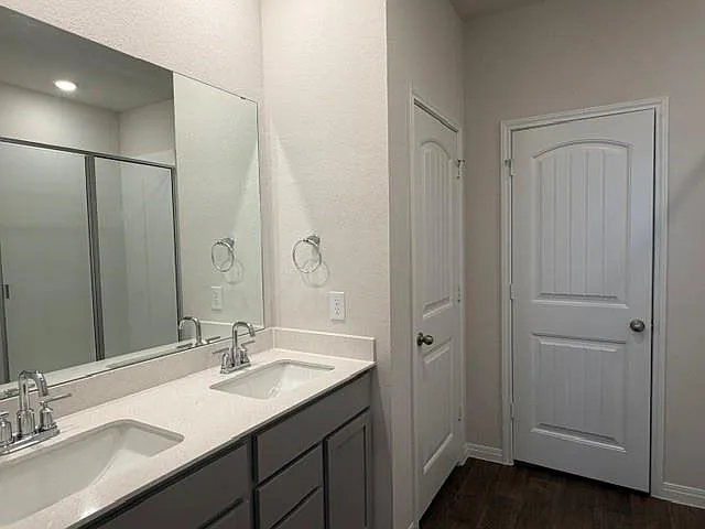 101 Lbj Ln — Photo 8