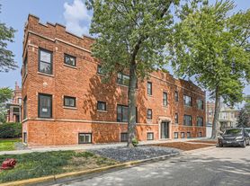 2602 N Springfield Ave, Chicago, IL