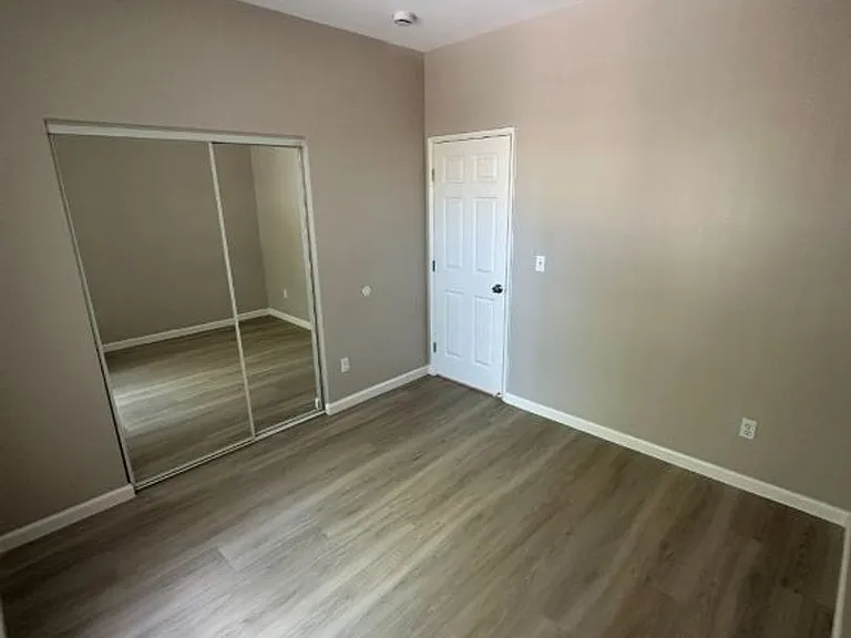 637 Atherton Pl #403 — Photo 7