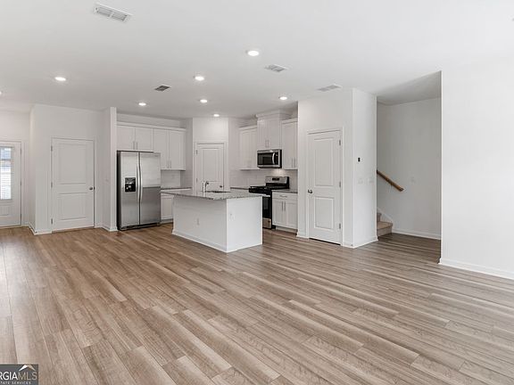 5th image of 237 Bald Ave