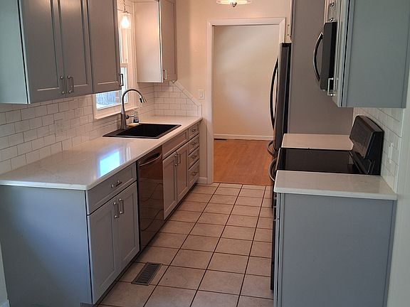 2nd image of 4405 Cedarwood Dr