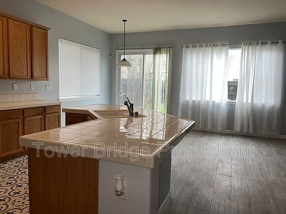 5th image of 10104 Sonoma Creek Dr