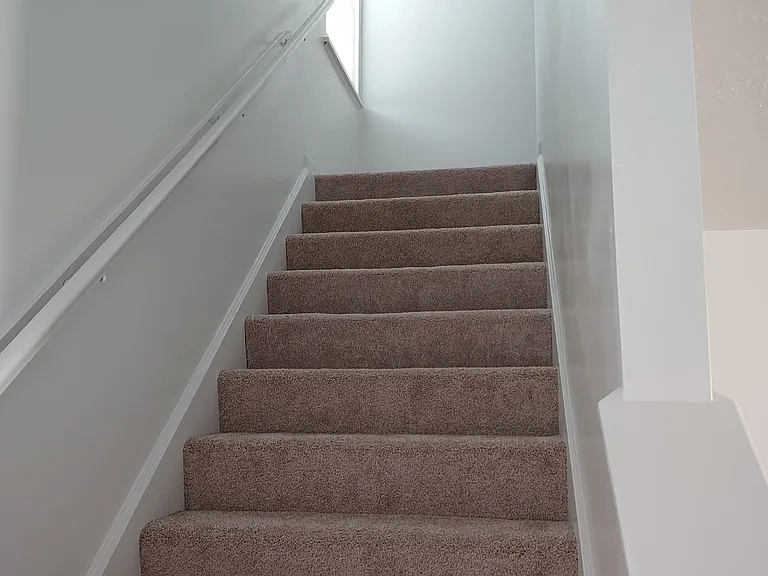 10724 Hathaway Ave — Photo 6