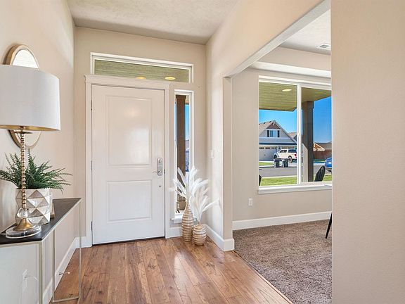 4th image of 3020 Hickory Ave