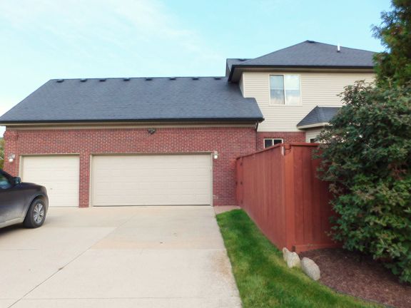 3rd image of 47634 Burlingame Dr