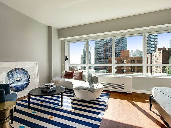 3rd image of 200 E 94th St APT 903