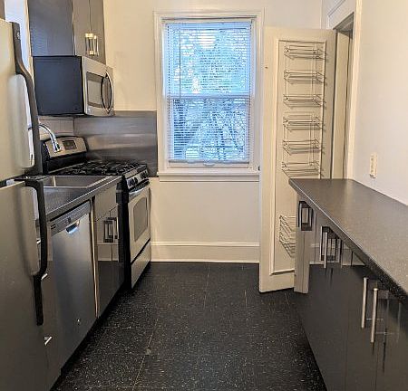 5th image of 1321 S Carolina Ave SE APT 4