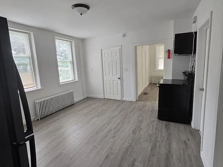 139 Fairfax St — Photo 5