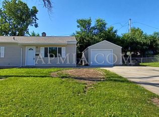 2429 Reynolds Ave SW, Cedar Rapids, IA 52404