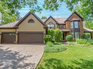 1000 Oakland Dr, Barrington, IL 60010