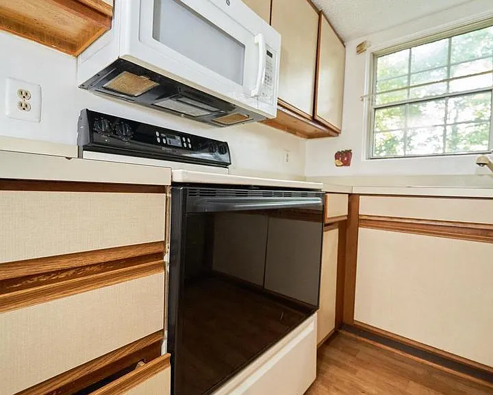 9250 Niki Pl #202 — Photo 3