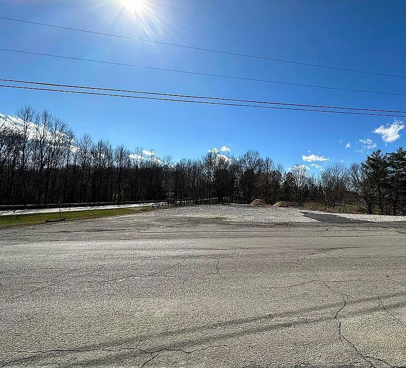 2nd image of 9 Windy Hill Rd