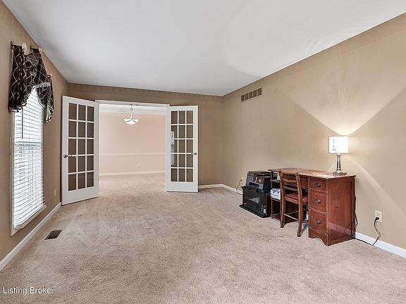 4th image of 305 Winding Way