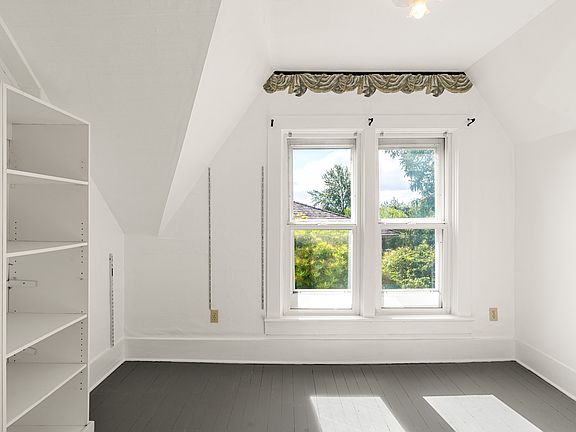 5th image of 605 Terrace Ave