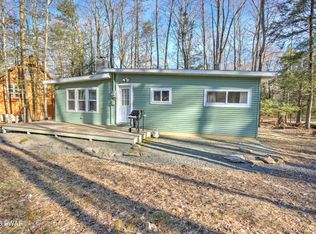 108 Chestnut Dr, Greentown, PA 18426