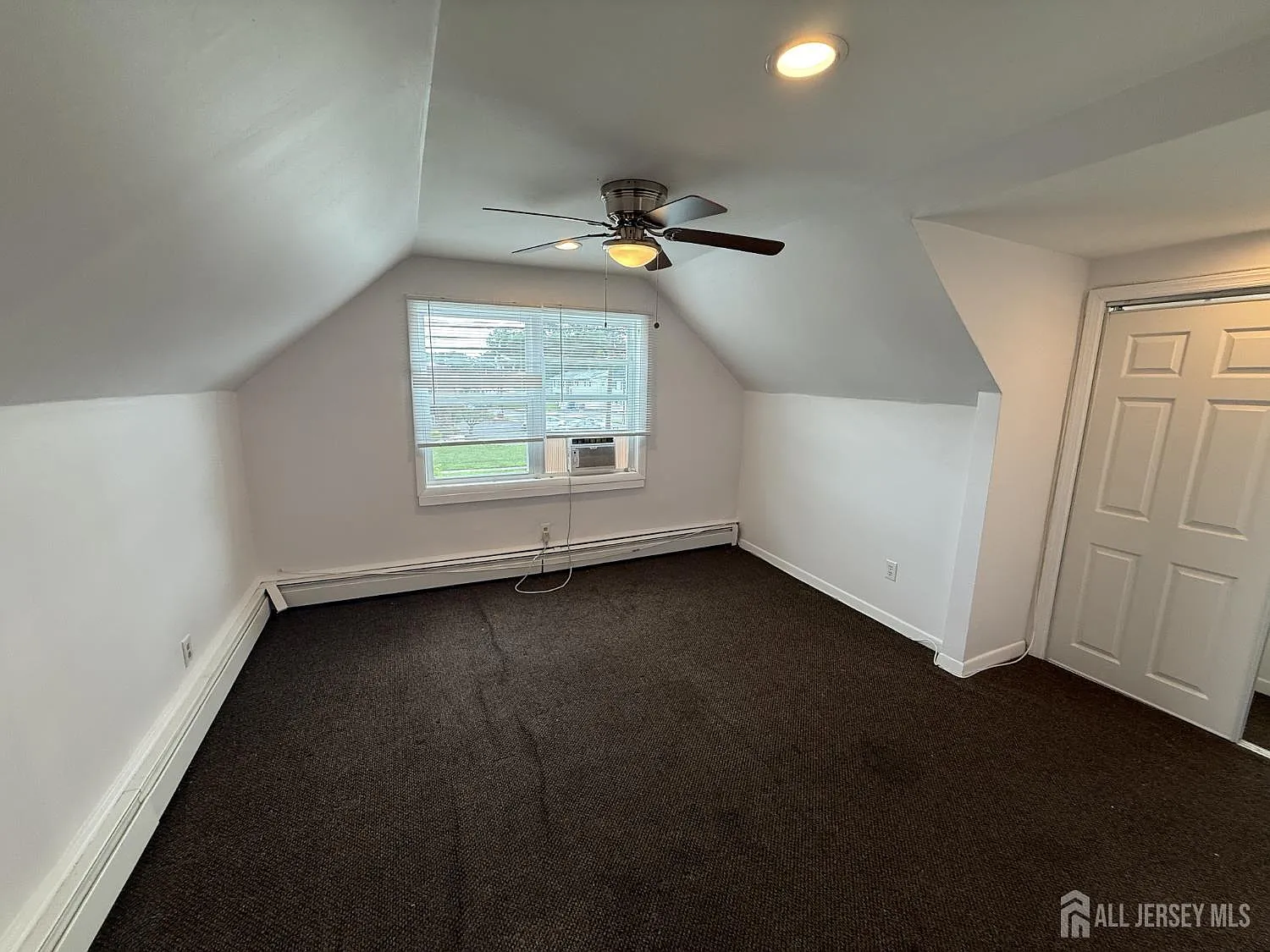 2 bed, 1.0 bath, $1,750 — Photo 4
