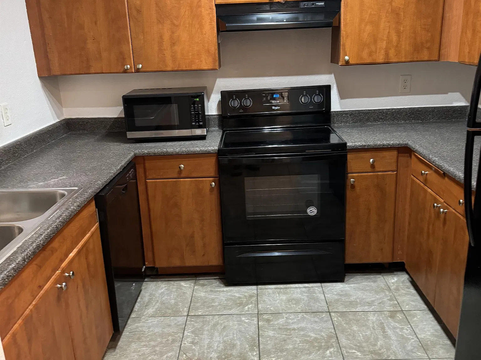 1 bed, 754 sqft, $1,550 — Photo 2