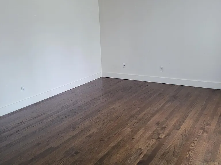 423 E Barrymore St — Photo 7