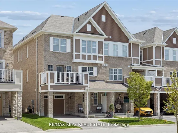 2417 Fall Harvest Cres, Pickering, ON L1X 0G1
