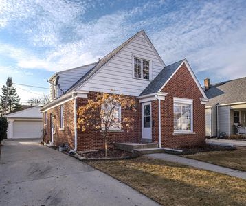 2185 South 96th STREET, West Allis, WI, 53227