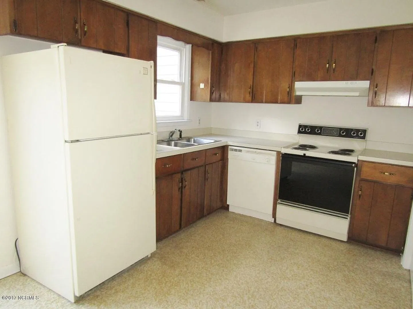 7 Port West Court — Photo 3