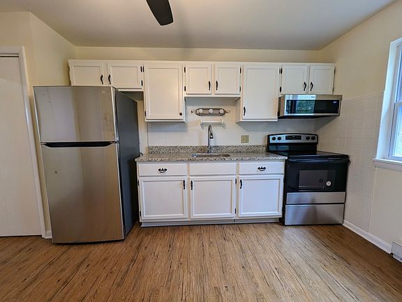 3rd image of 101 Belair Dr #101