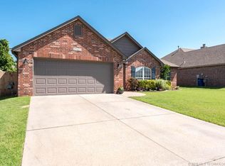 20377 E 45th St S, Broken Arrow, OK 74014