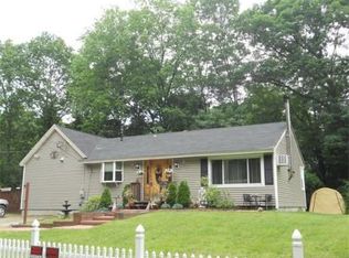 26 Wallingford Rd, Auburn, MA 01501