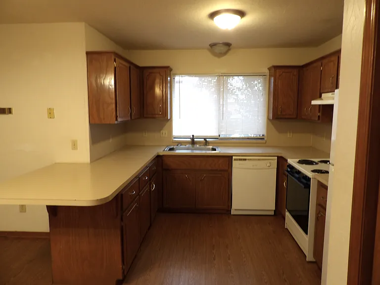 1204 NW Columbia Ave — Photo 7