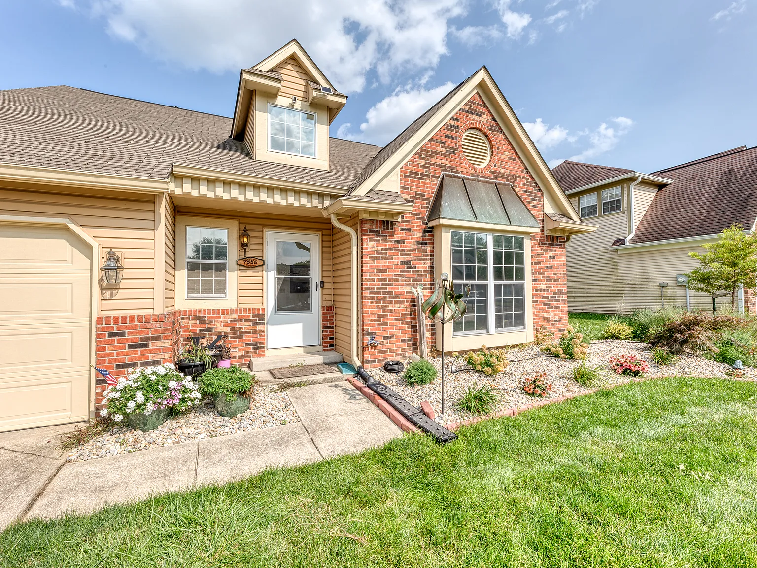 3 bed, 2.5 bath, 2004 sqft, $4,250 — Photo 1