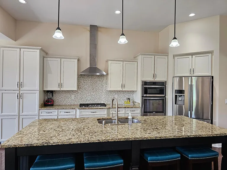 903 Malone Pl — Photo 7