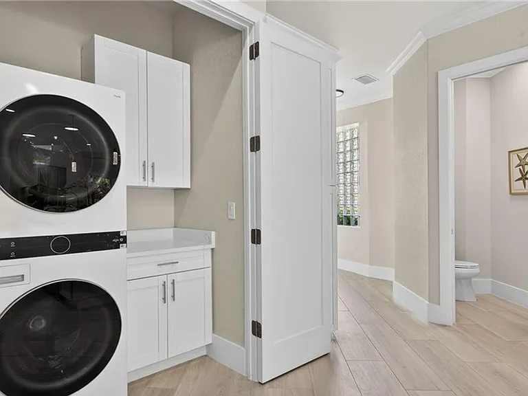 6461 Livingston Woods Ln — Photo 29