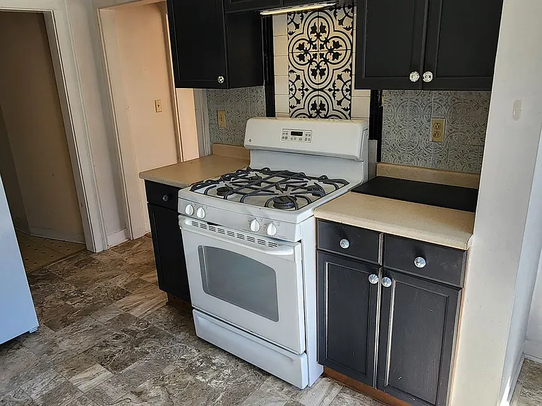 56 Amm St #37 — Photo 10