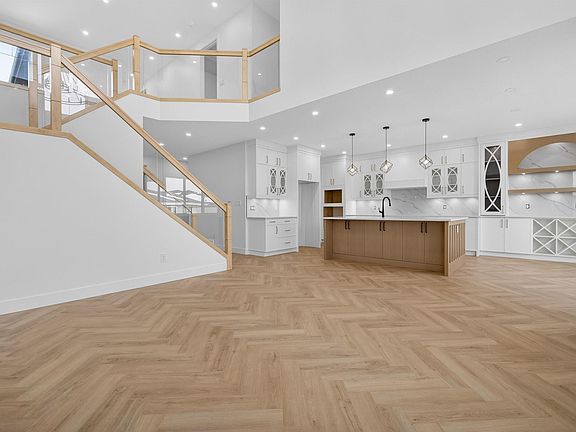 5th image of 753 Astoria Way
