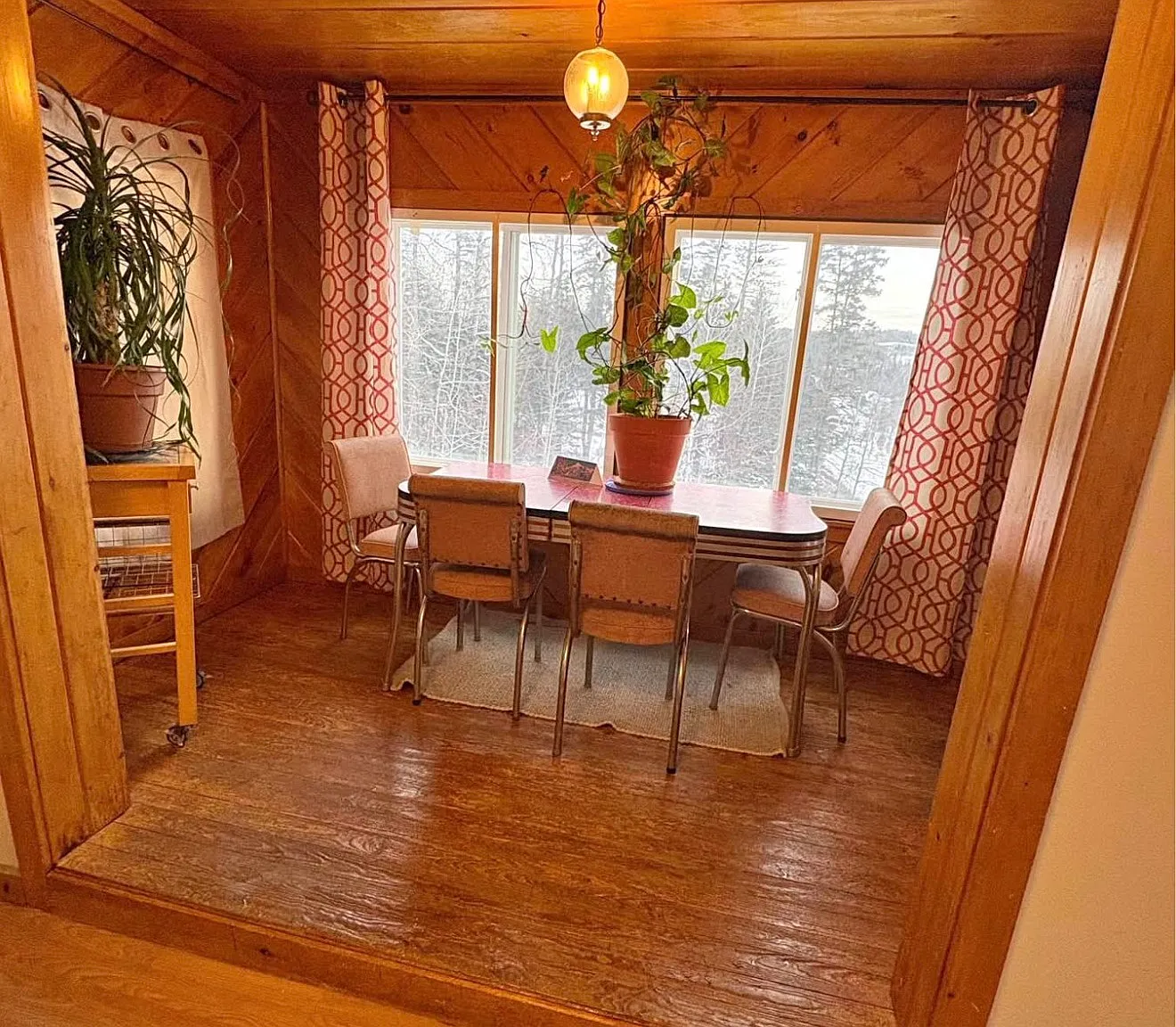 2 bed, $1,200 — Photo 2