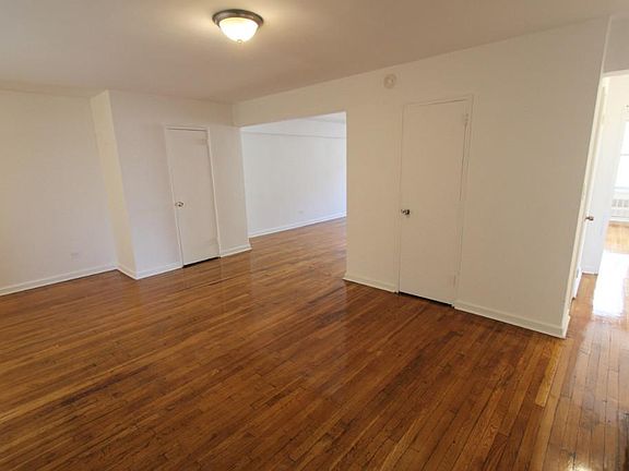 4th image of 5115 Van Kleeck St #4K