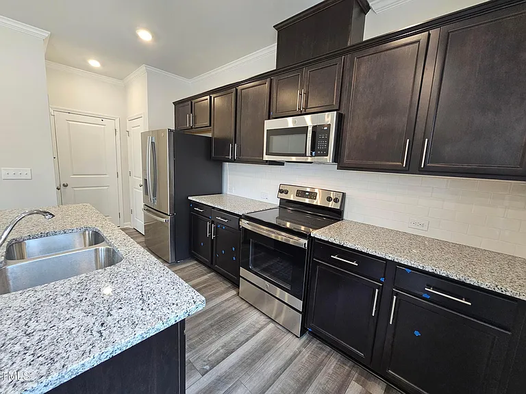 469 Willard Woods Dr — Photo 13
