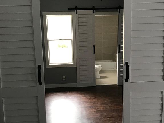 3rd image of 307 Tipton Ave