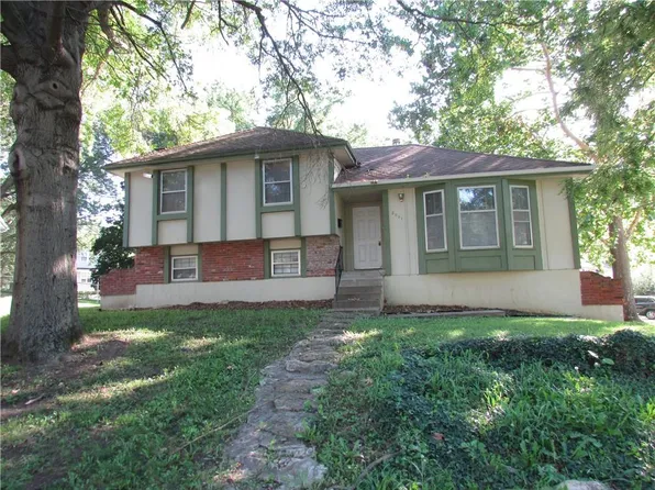 8001 E 104th Ter, Kansas City, MO 64134