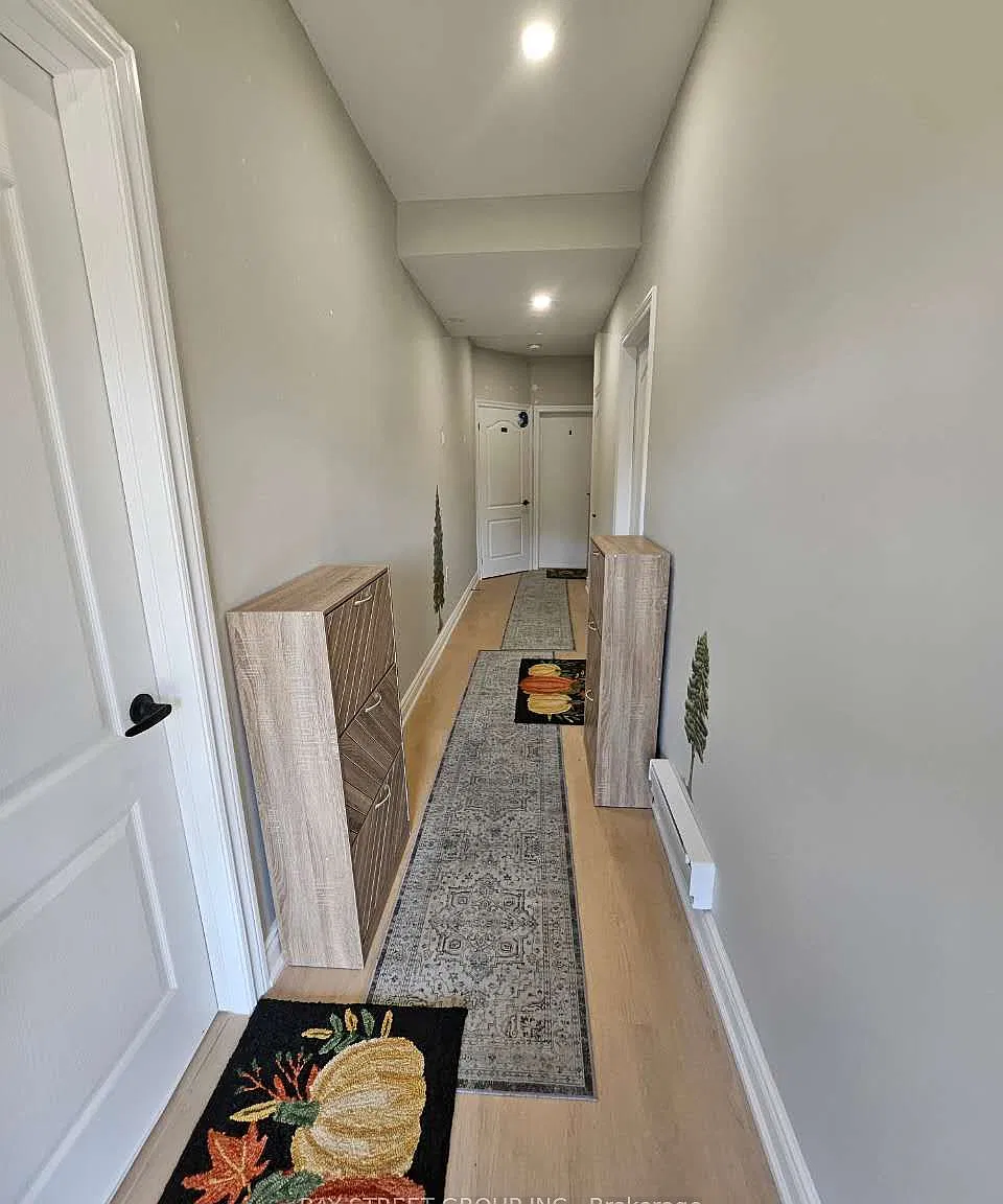 5 bed, $2,000 — Photo 2