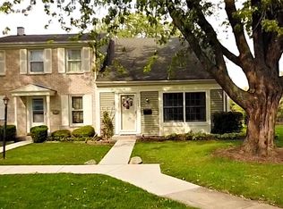 7643 Manchester Mnr, Hanover Park, IL 60133